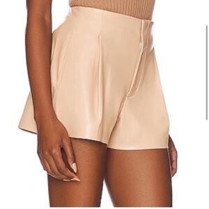Alice + Olivia NWT NEW Steffie Cream Pleated
High Rise 90s' Faux Leather Short